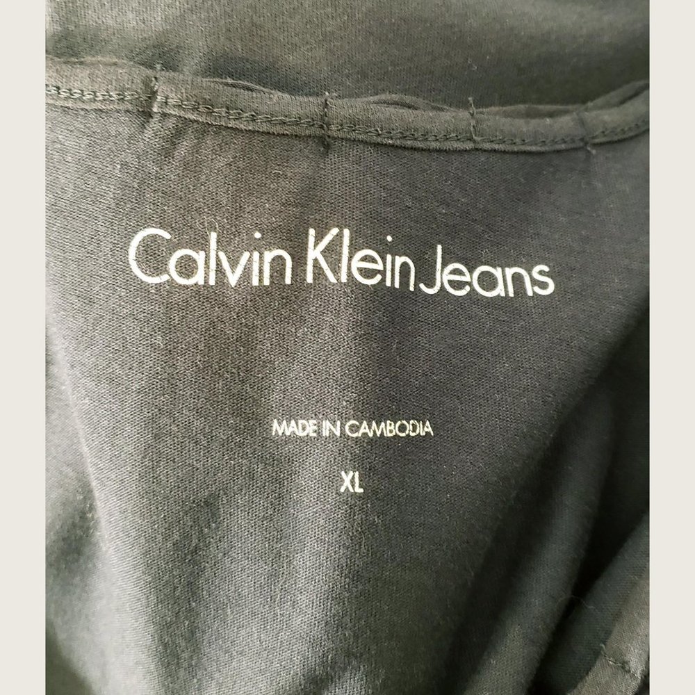 Calvin Klein Jeans Ruffle Tee - Picture 8 of 8